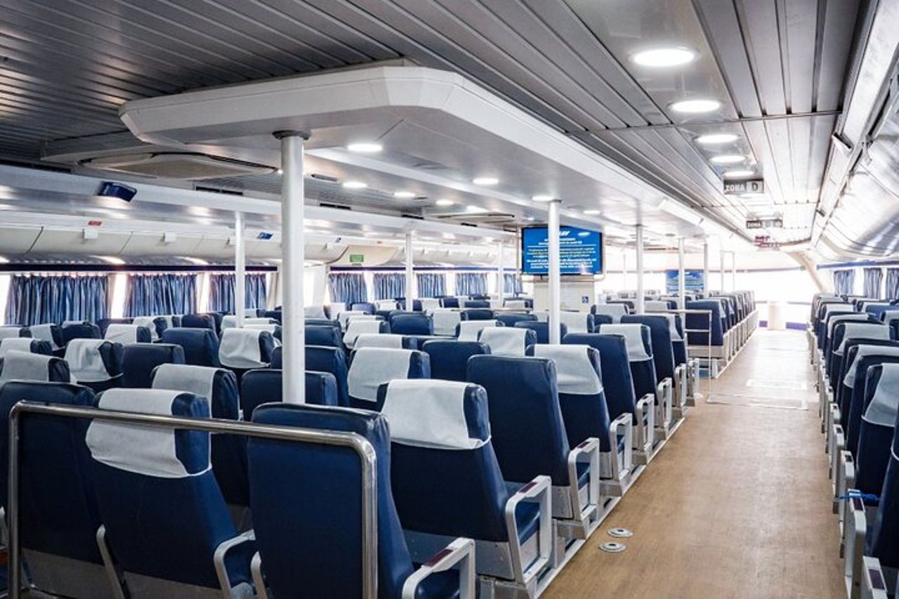 Viaggio in traghetto tra Napoli e Procida — 4