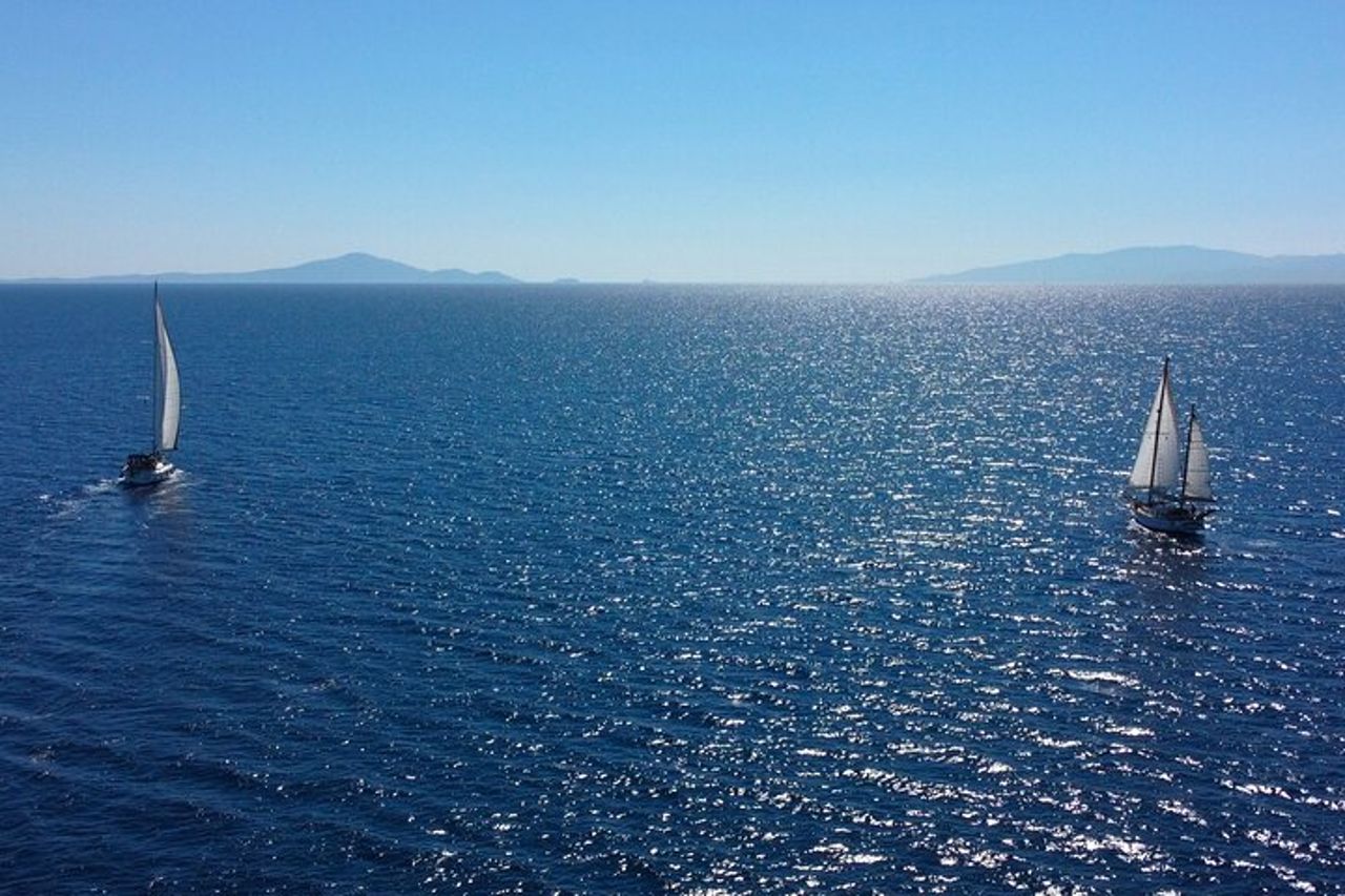 Un giorno intero di vera vela a South Naxos e Koufonisi SY AGERAS — 8