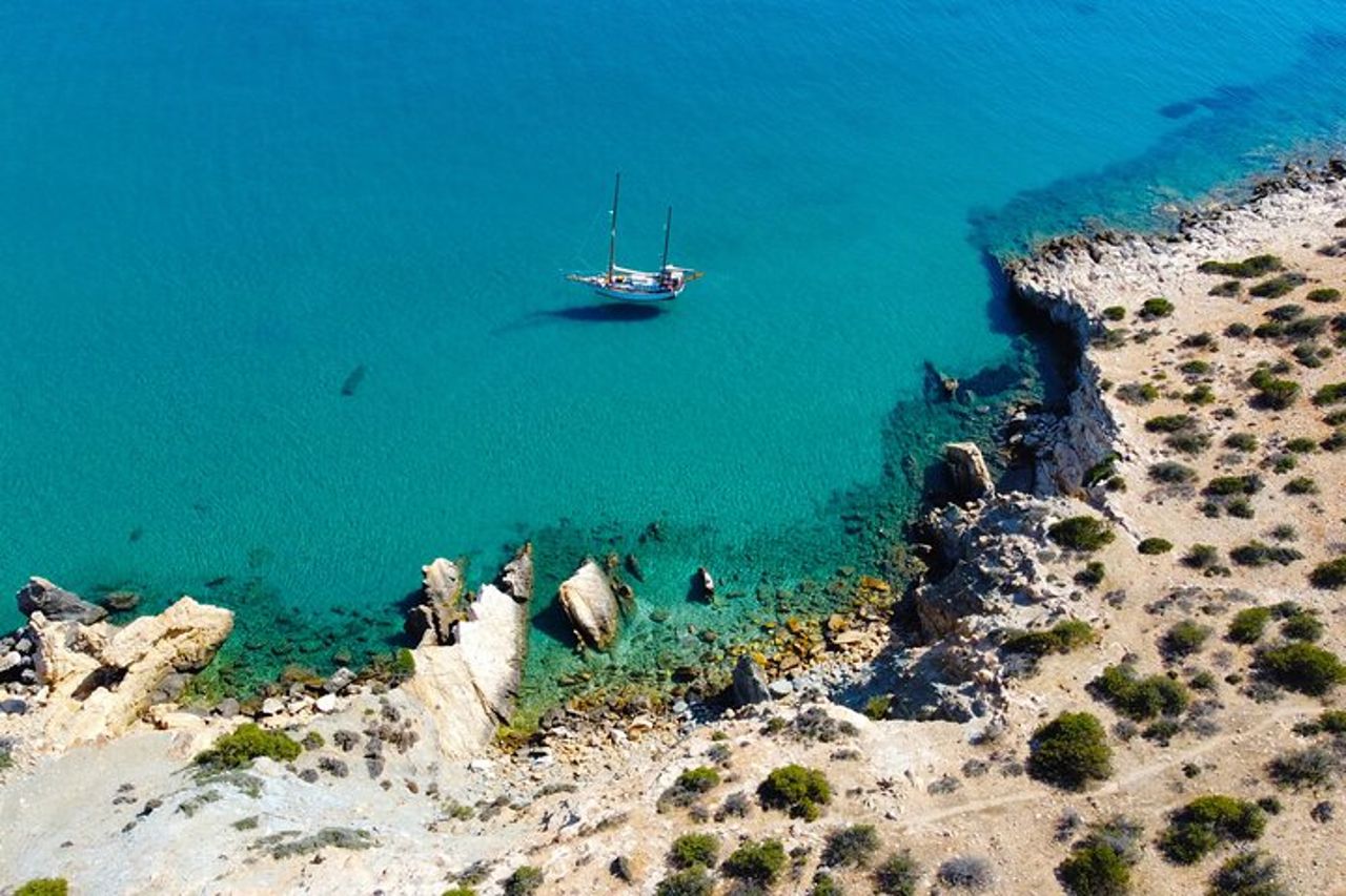 Un giorno intero di vera vela a South Naxos e Koufonisi SY AGERAS — 9