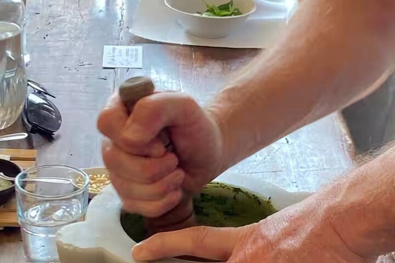 Cinque Terre: Corso di Pesto con Degustazione di Focacce a Manarola — 3