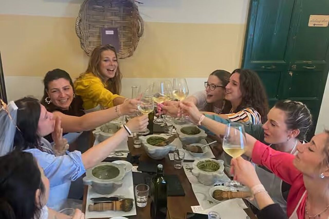 Cinque Terre: Corso di Pesto con Degustazione di Focacce a Manarola — 4