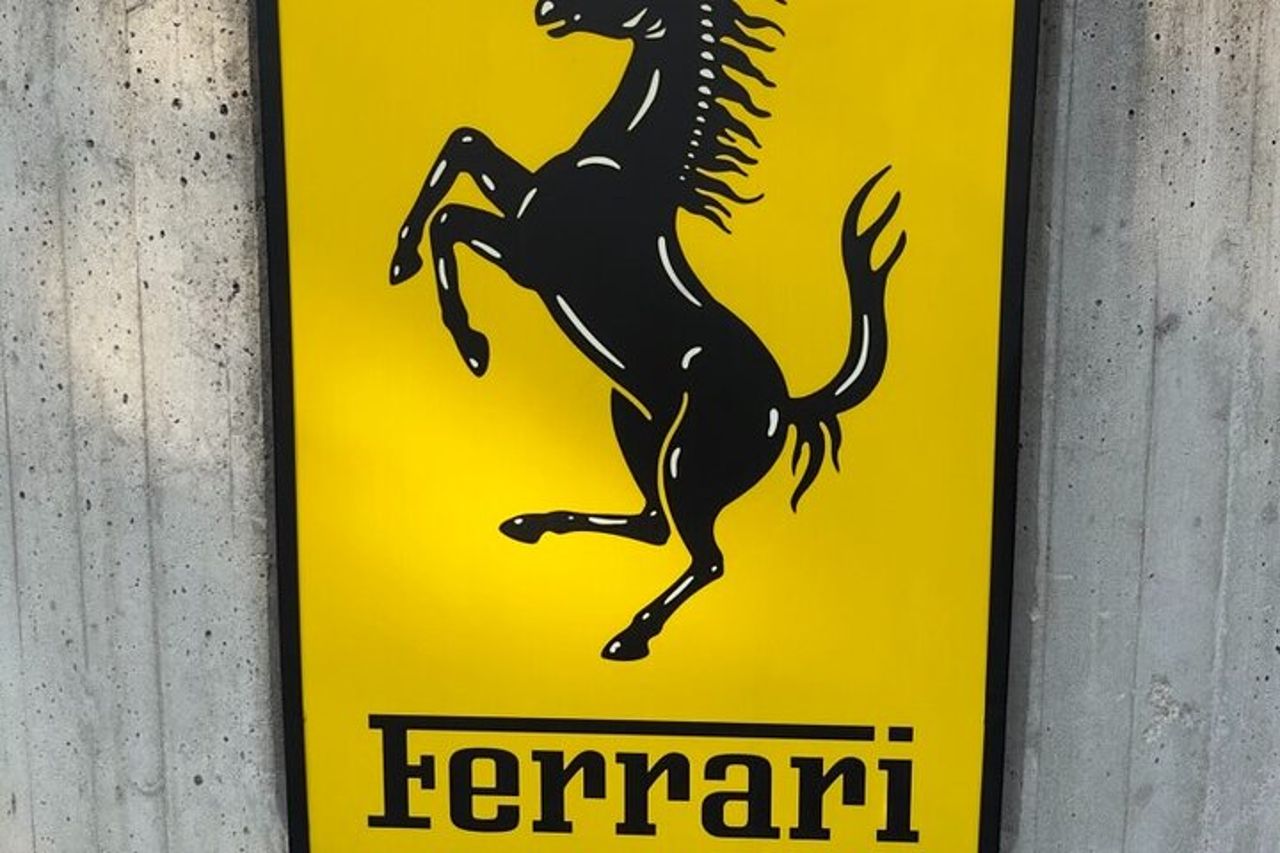 Tour in supercar con musei Ferrari & Lamborghini e simulatore di F1