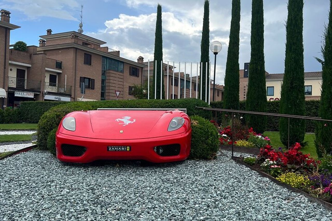 Tour in supercar con musei Ferrari & Lamborghini e simulatore di F1 — 5