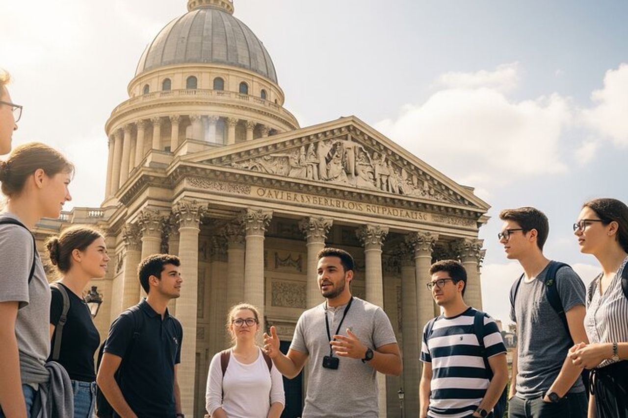 Tour a piedi dei punti salienti del quartiere latino con ingresso a Notre Dame — 3