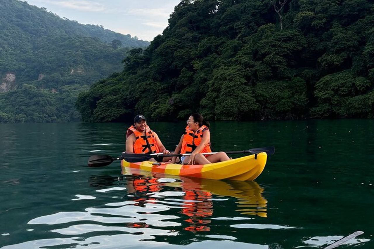 El Salvador Sunrise Kayak Experience sul Lago Ilopango — 9