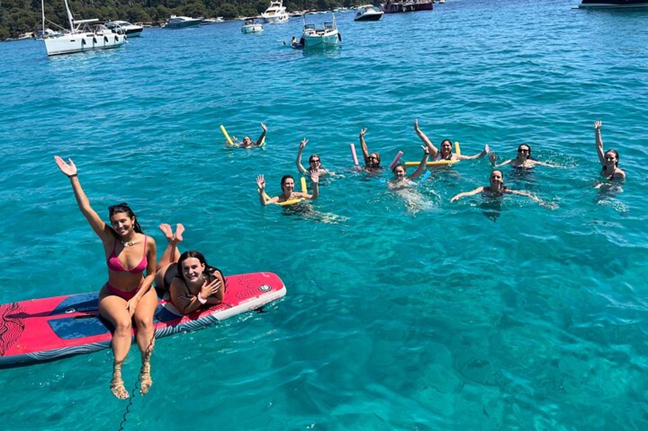 Gita in barca privata Iles de Lerins, Cap d'Antibes, Esterel — 8