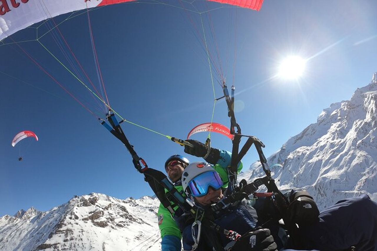 Volo in parapendio prolungato davanti al Cervino 30 minuti — 2