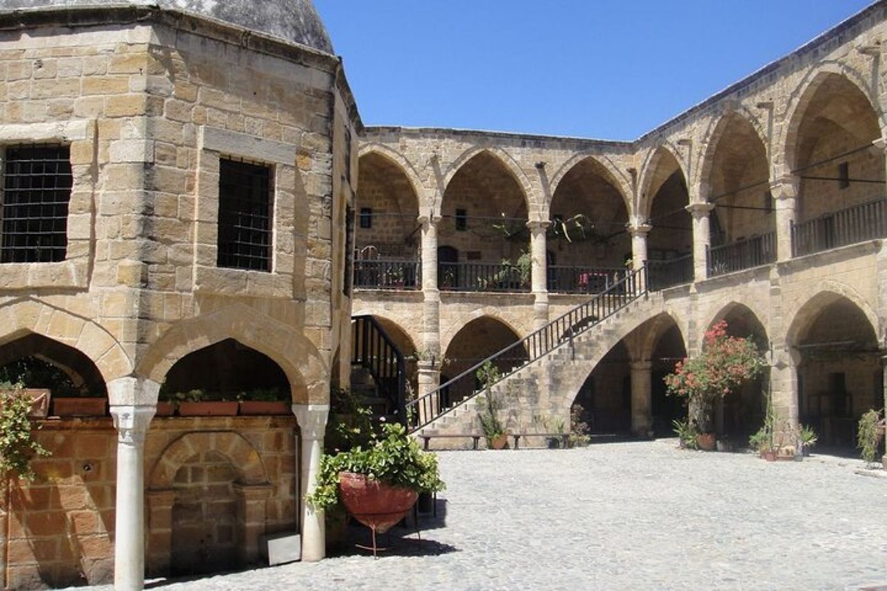 Tour di un giorno di Apollonia e Monastero di Zvernec — 3