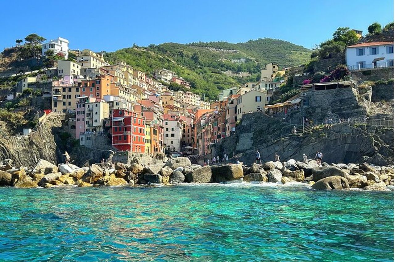 Tour privato alle Cinque Terre su un tradizionale gozzo ligure. — 2