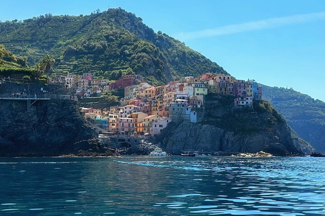 Tour privato alle Cinque Terre su un tradizionale gozzo ligure. — 5