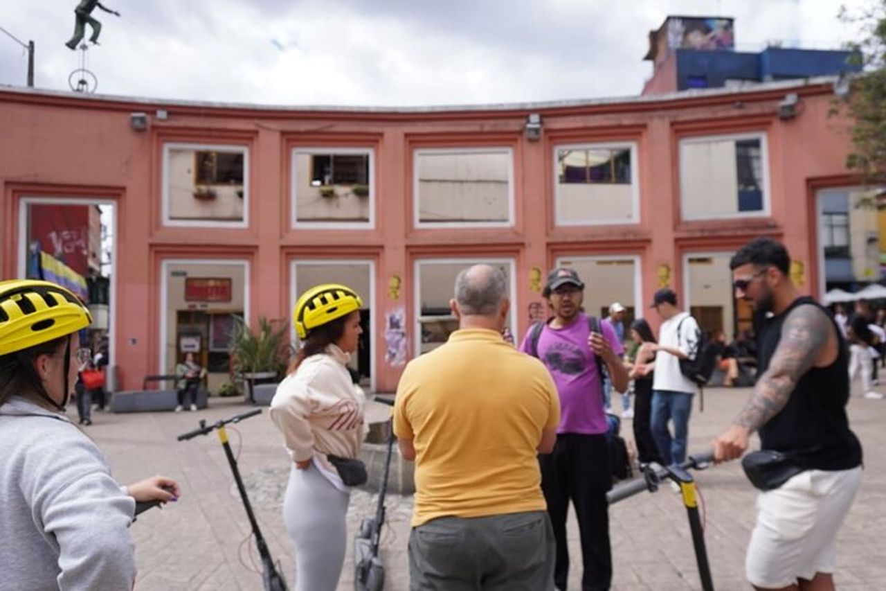 Tour in scooter a Bogotà — 3