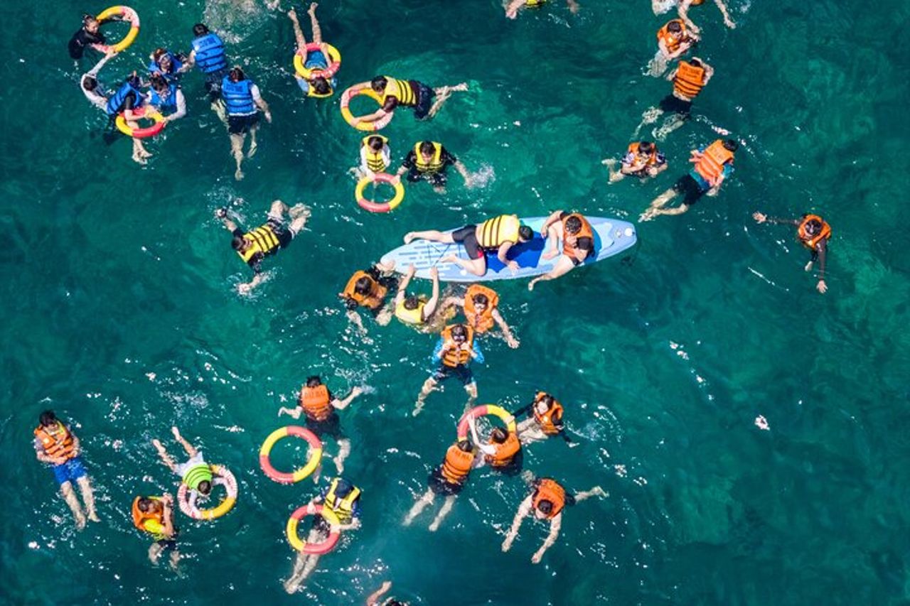 Tour delle isole di Nha Trang con snorkeling e festa galleggiante — 5
