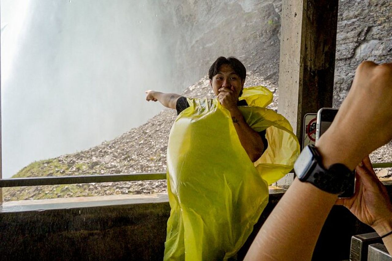 Cascate del Niagara Canada Tour : Elicottero, crociera in barca e viaggio — 9