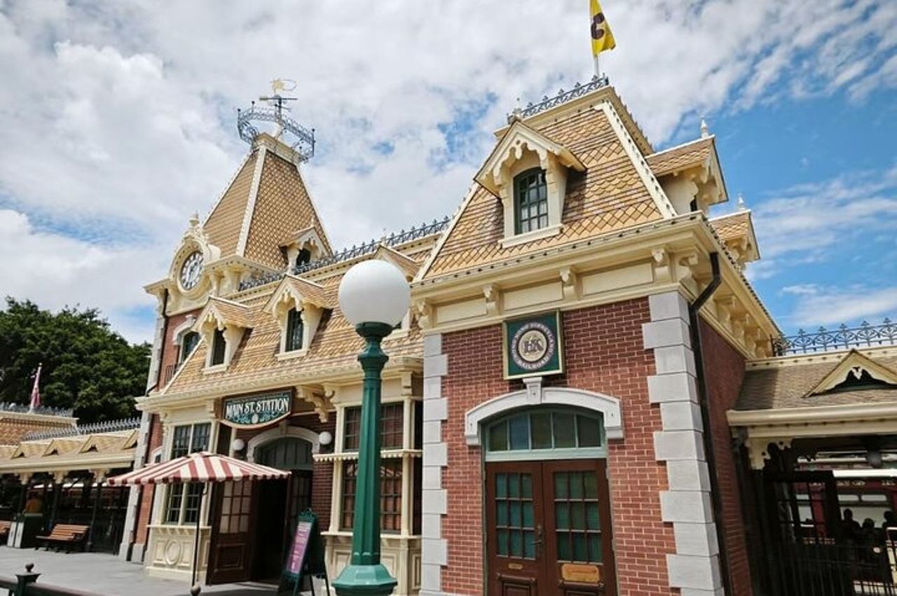 Trasferimento di sola andata dall'hotel a Disneyland di Hong Kong — 6