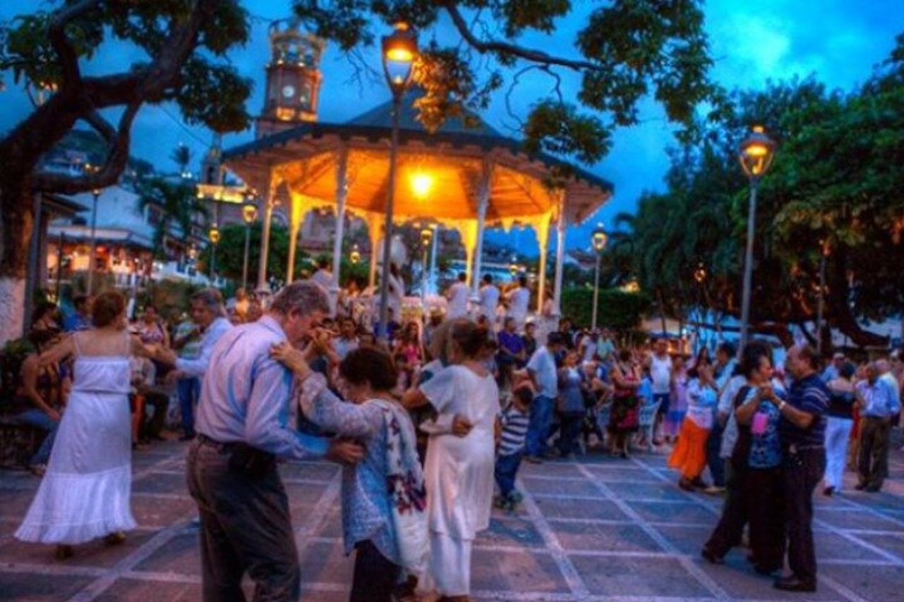 Salsa e ritmi latini Danza Explore Celebrate — 5