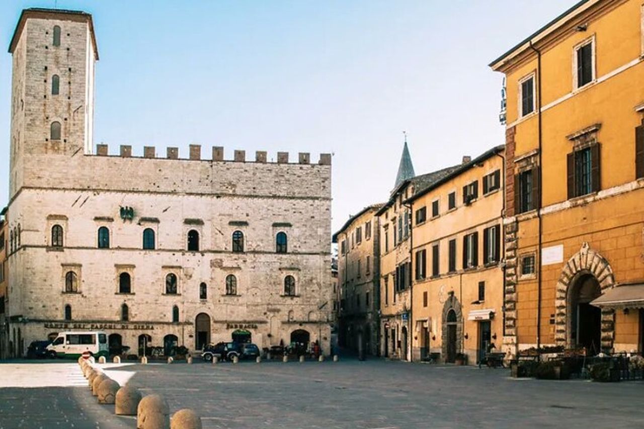 Umbria, tour di un'intera giornata da Roma a Todi, Assisi e degustazione di vini — 2