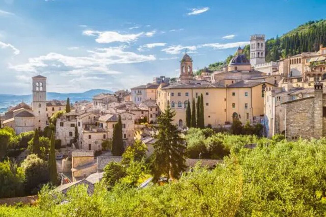 Umbria, tour di un'intera giornata da Roma a Todi, Assisi e degustazione di vini — 4