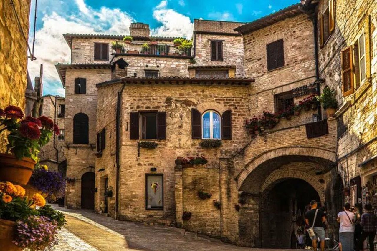 Umbria, tour di un'intera giornata da Roma a Todi, Assisi e degustazione di vini — 5