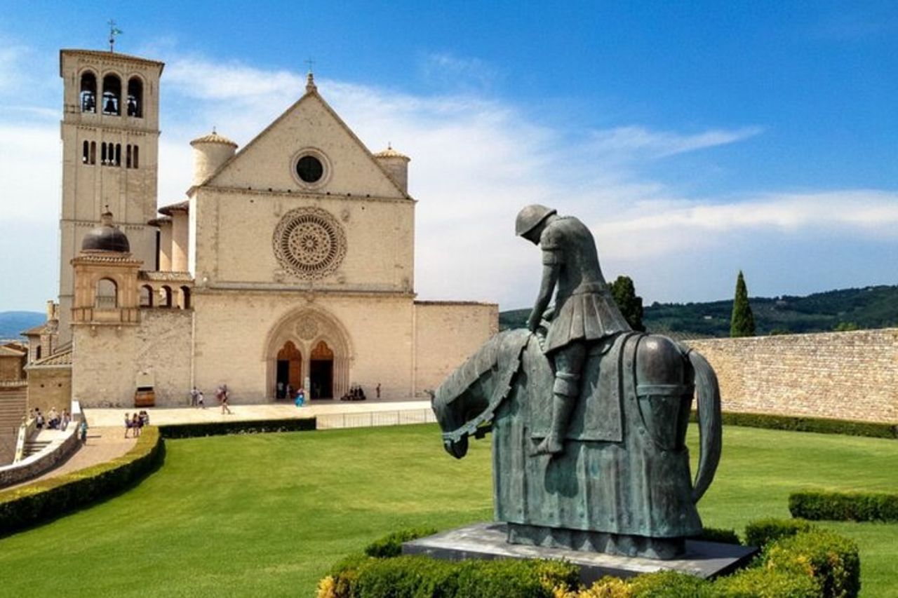 Umbria, tour di un'intera giornata da Roma a Todi, Assisi e degustazione di vini — 6
