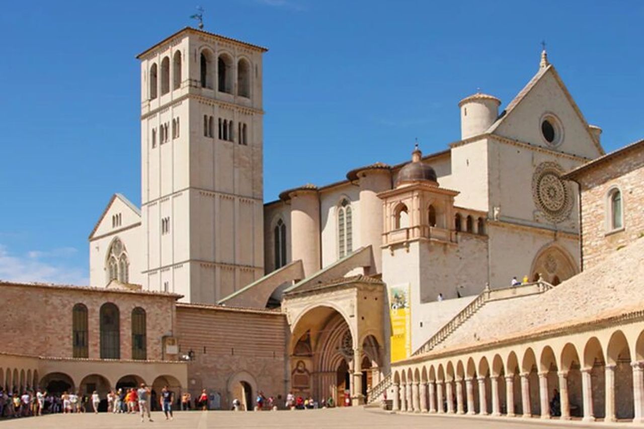 Umbria, tour di un'intera giornata da Roma a Todi, Assisi e degustazione di vini — 7