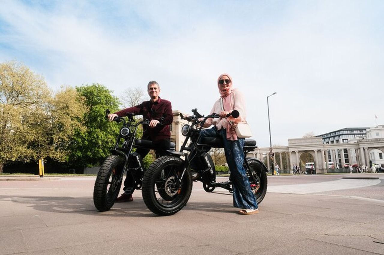 Tour privato in bicicletta elettrica del Royal London e del British Museum (2 ospiti) — 9