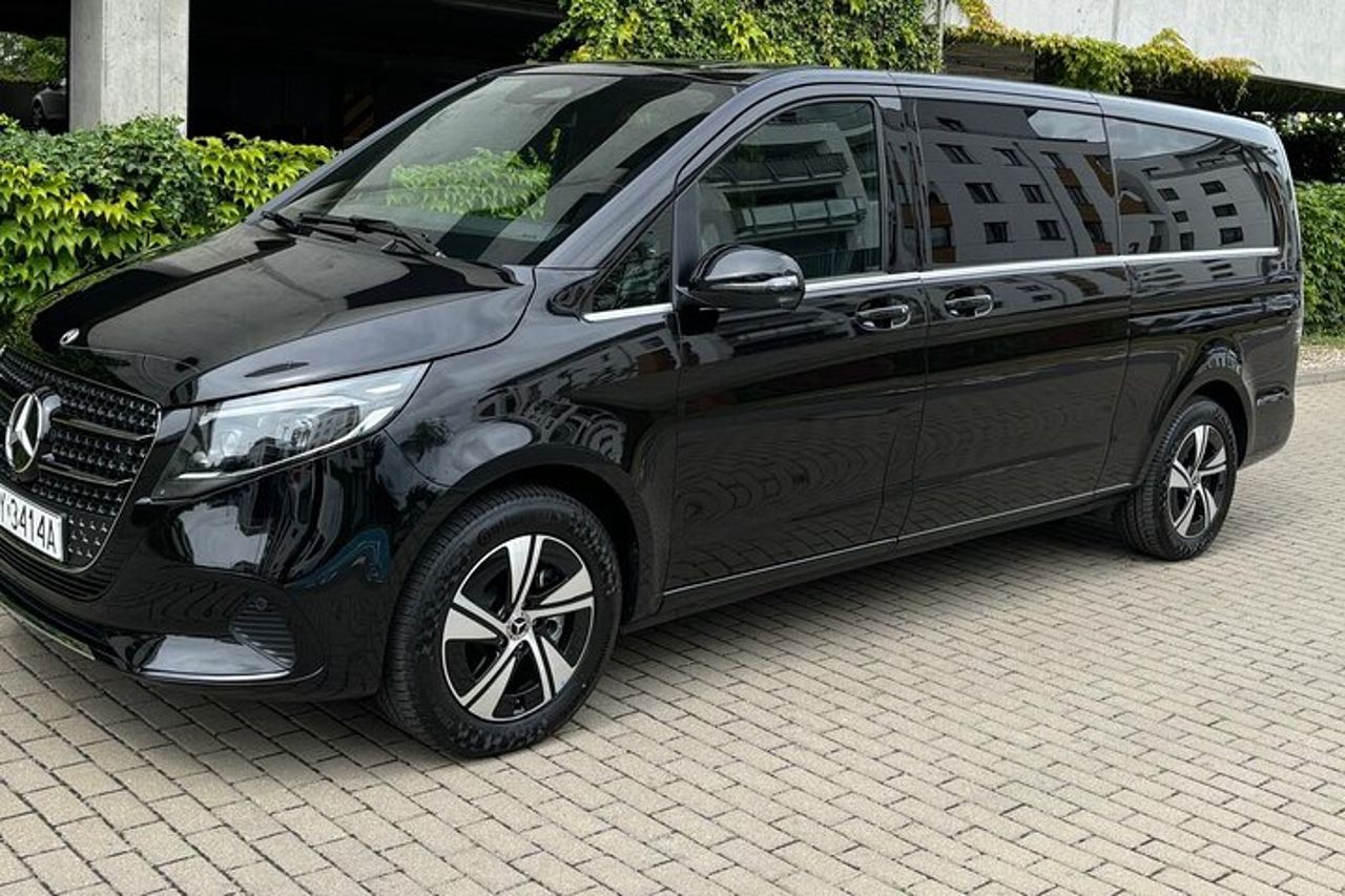 Trasferimento privato dall'aeroporto Poznań - Varsavia VAN Classe V o simile — 2