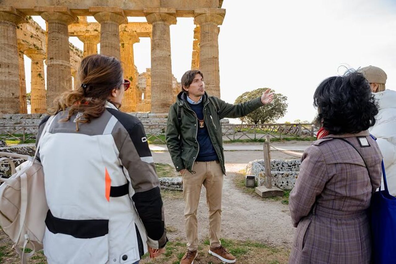 Tour privato : Esplora Paestum con un Archeologo Esperto — 6