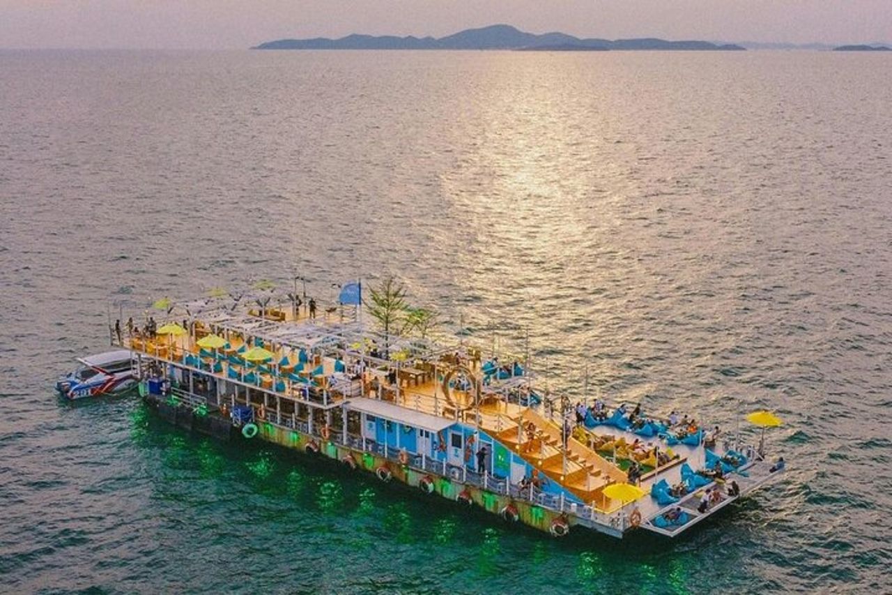 Tappia galleggiante Cafe Pattaya — 8