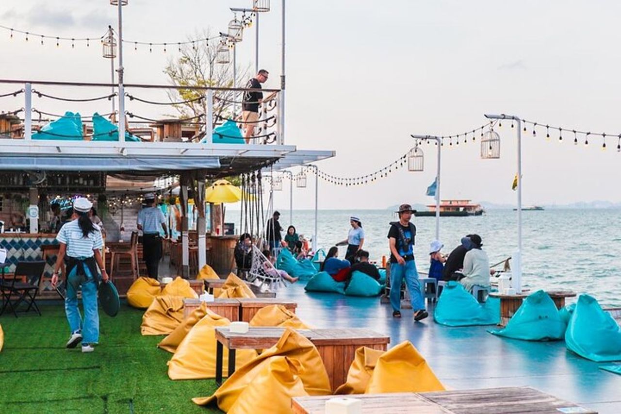 Tappia galleggiante Cafe Pattaya — 2