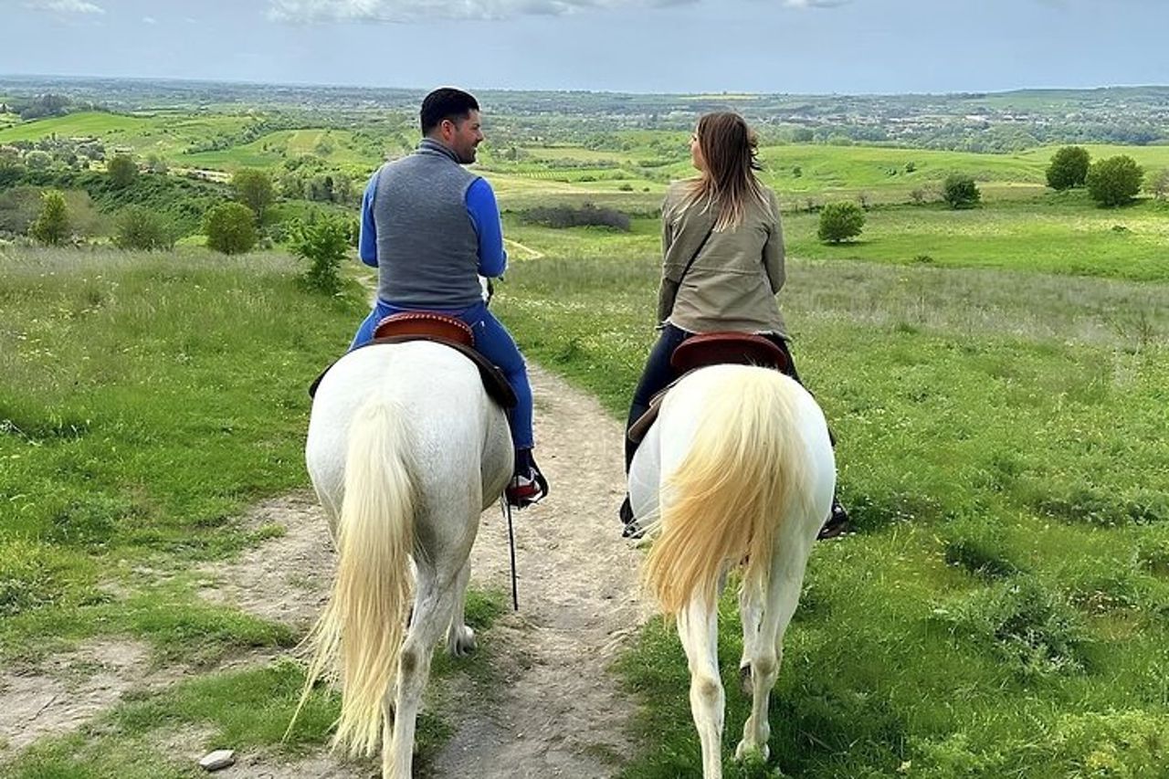 Passeggiata a cavallo sul Lago di Martignano con Guida Vicino Roma — 8