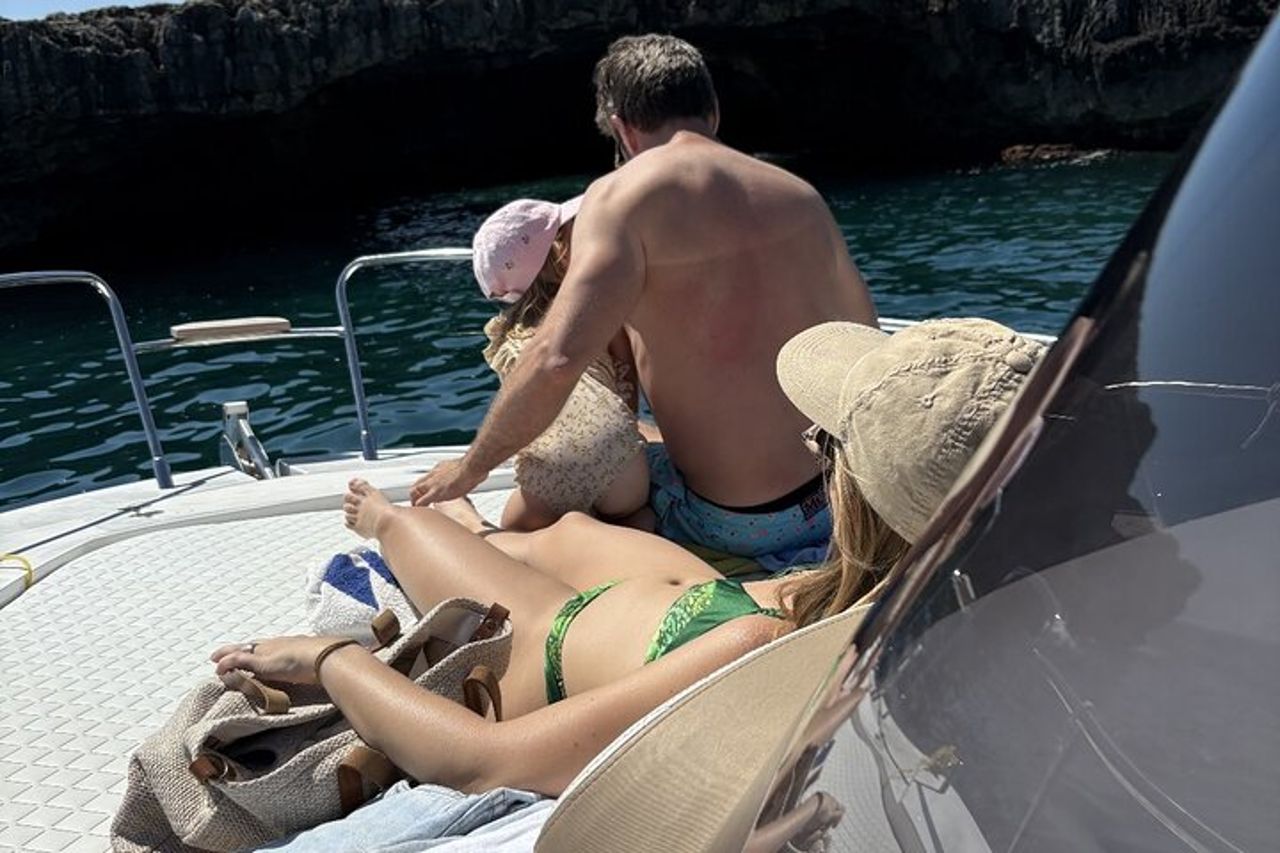 Tour privato in Barca Monopoli e Polignano con Aperitivo Incluso — 6