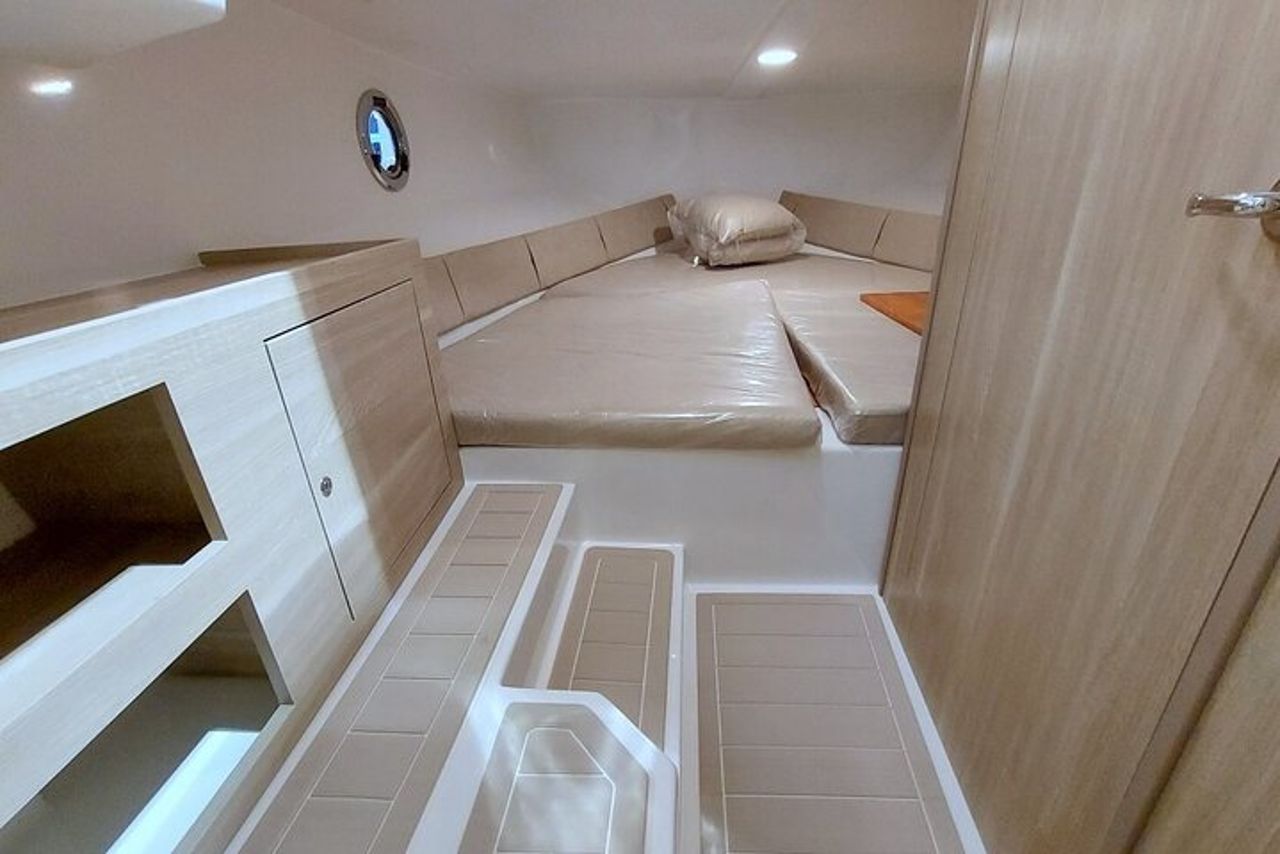 Tour privato in Barca Monopoli e Polignano con Aperitivo Incluso — 9