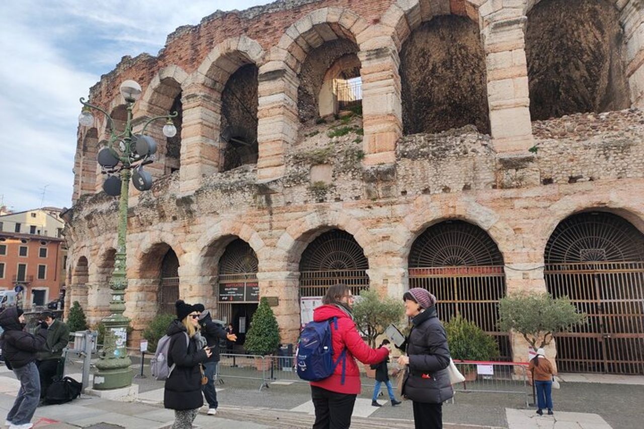 Verona : Tour con Arena, Funivia e Biglietti opzionali per Giulietta — 3