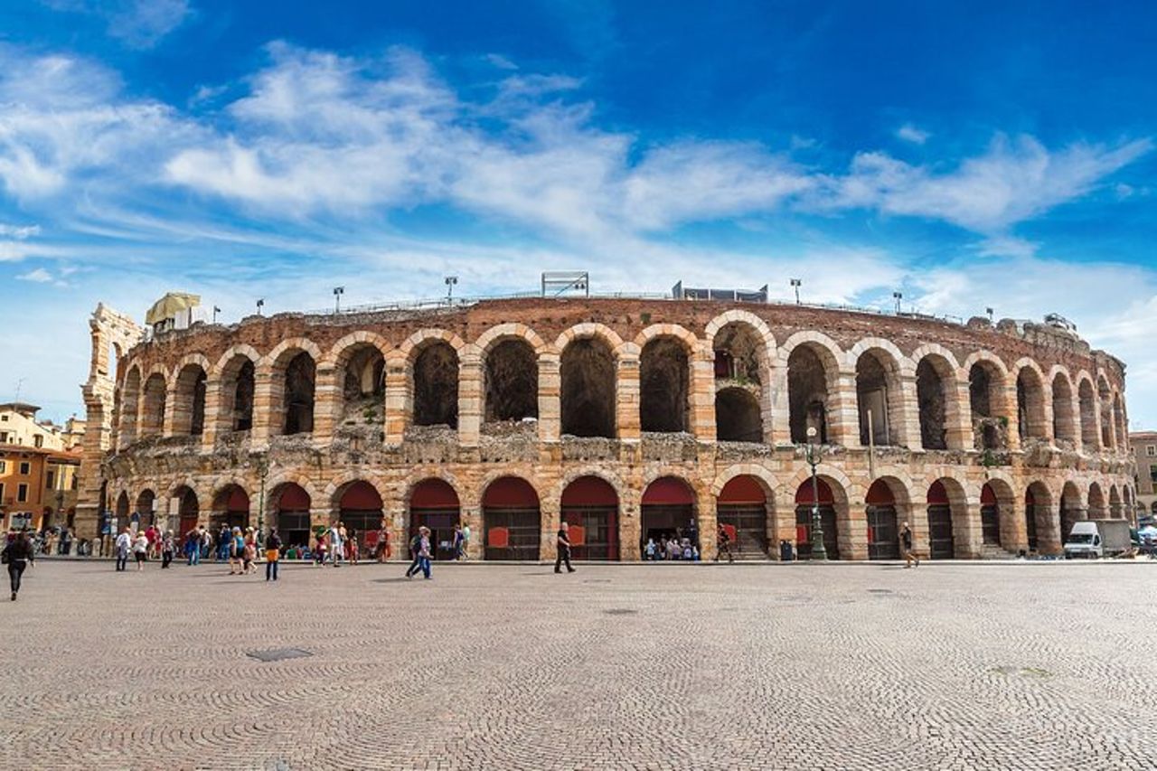 Verona : Tour con Arena, Funivia e Biglietti opzionali per Giulietta — 2