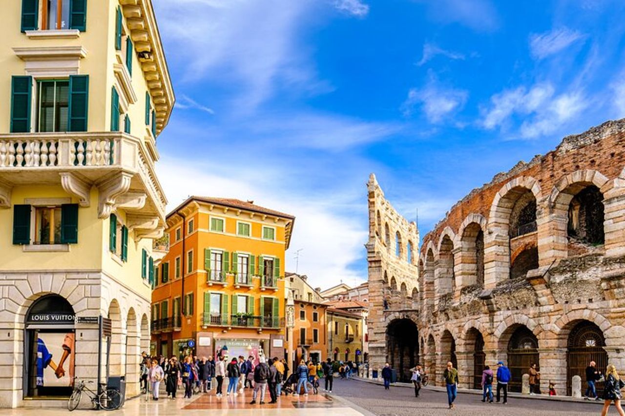 Verona : Tour con Arena, Funivia e Biglietti opzionali per Giulietta — 9