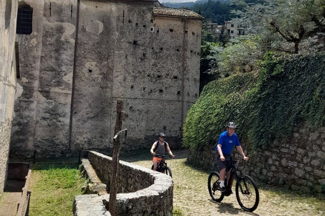 Domina i Sentieri Con il Corso Base di MTB — 5
