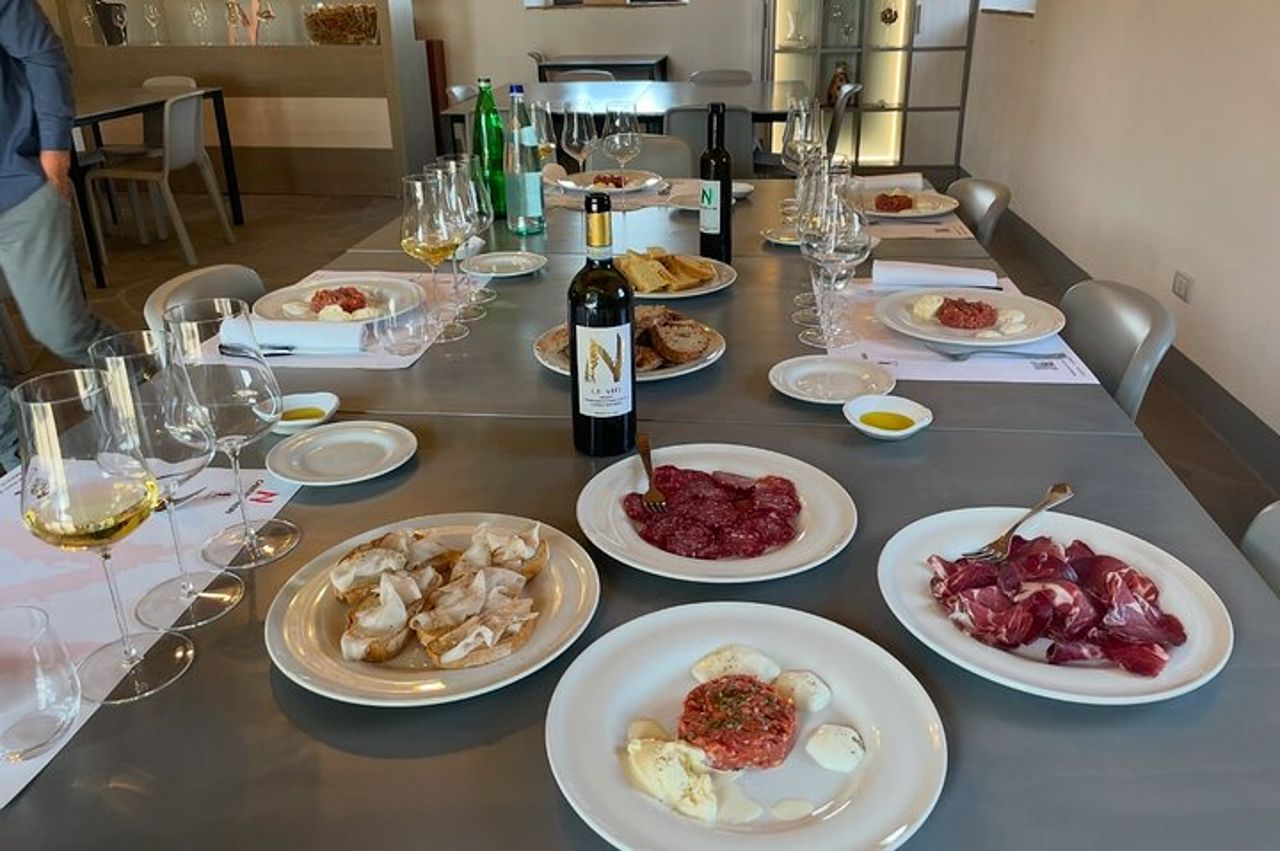 Tra Vigne e Storia: Esperienza di Gusto a Due Passi da Orvieto — 2