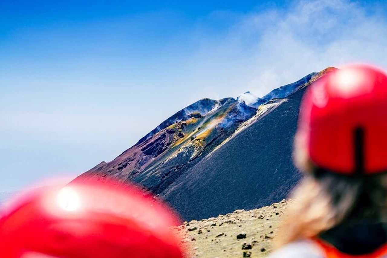 Escursione Crateri Sommitali (3357 m.) — 3
