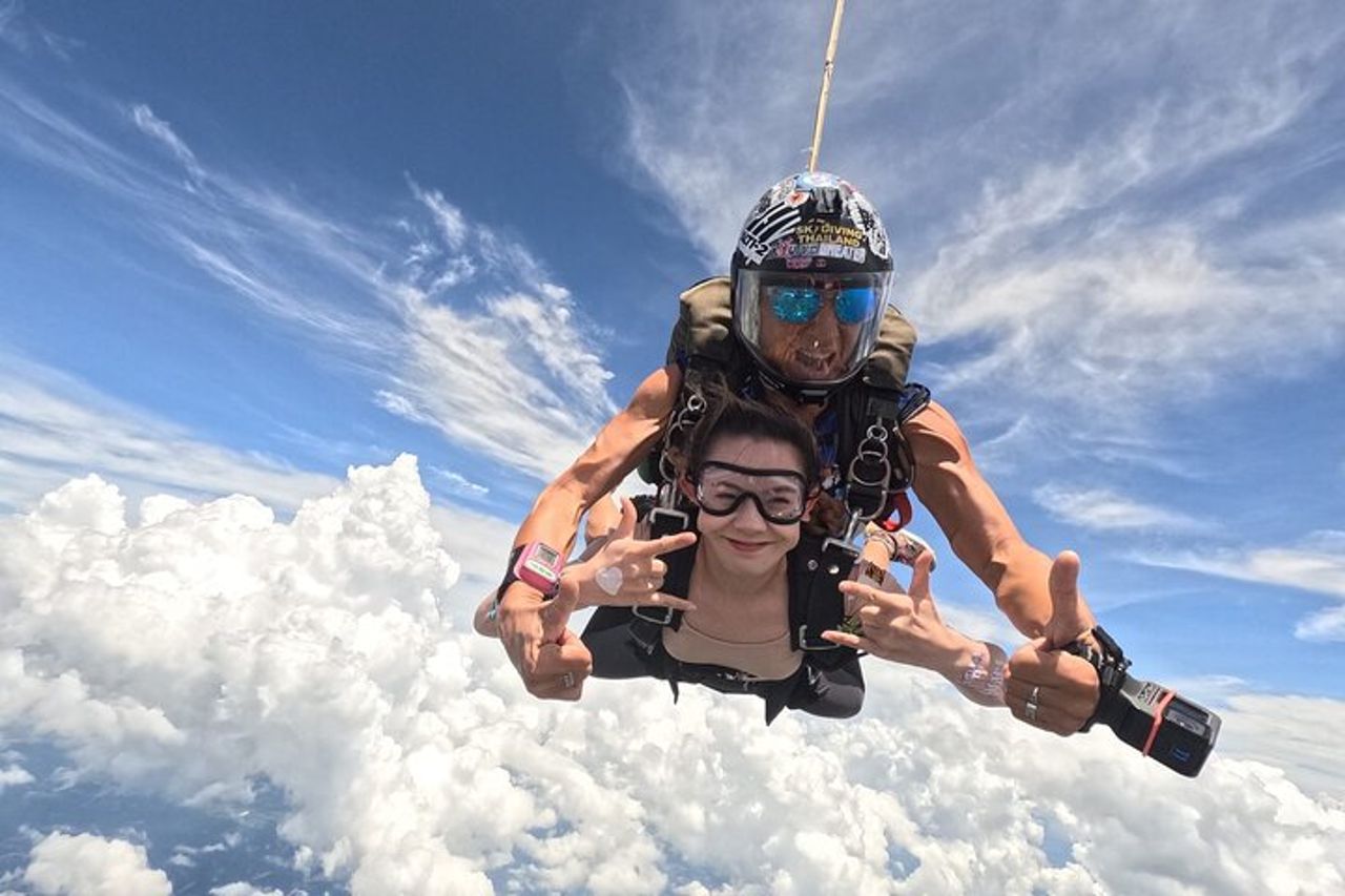 Drop Zone: Thai Sky Adventures Pattaya con trasferimento di ritorno — 5
