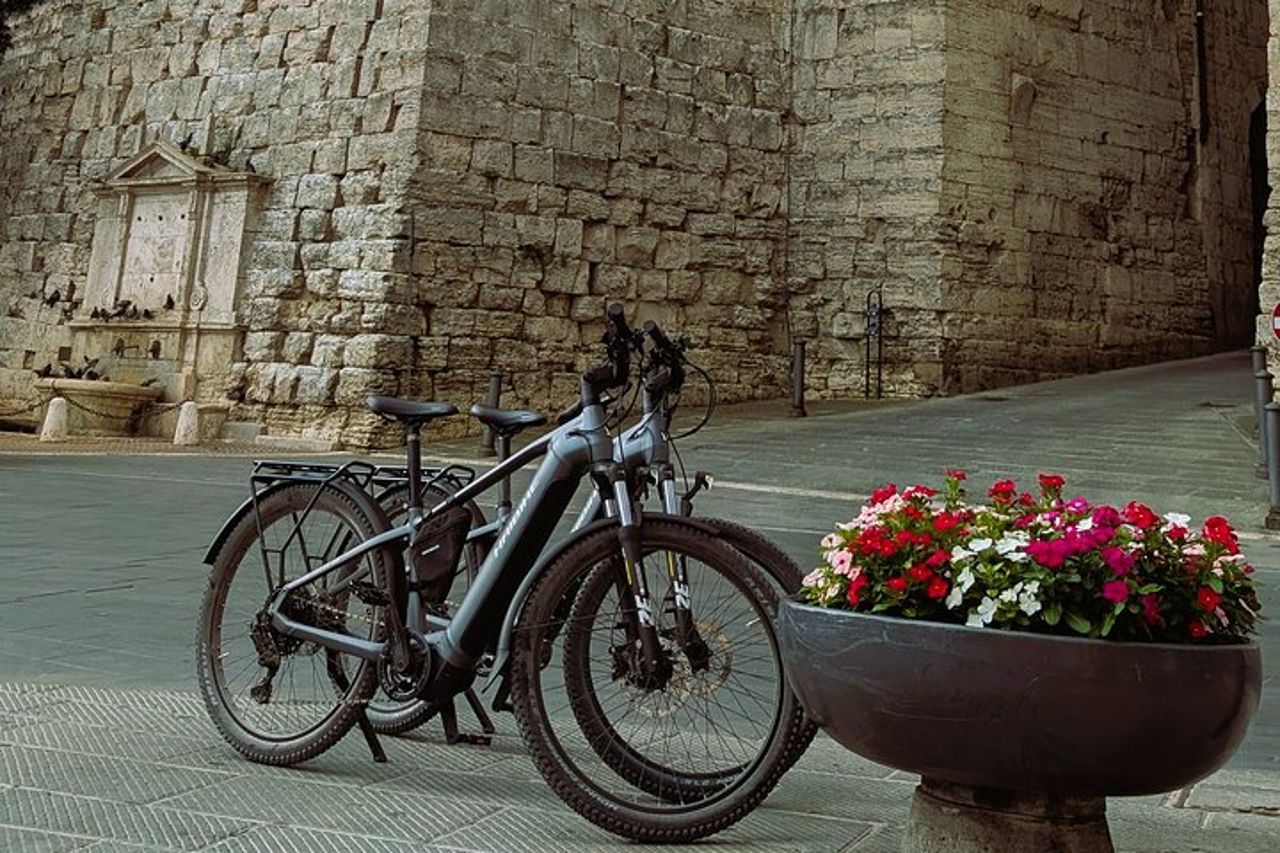 Tour guidato in E-Bike del centro storico di Perugia — 7
