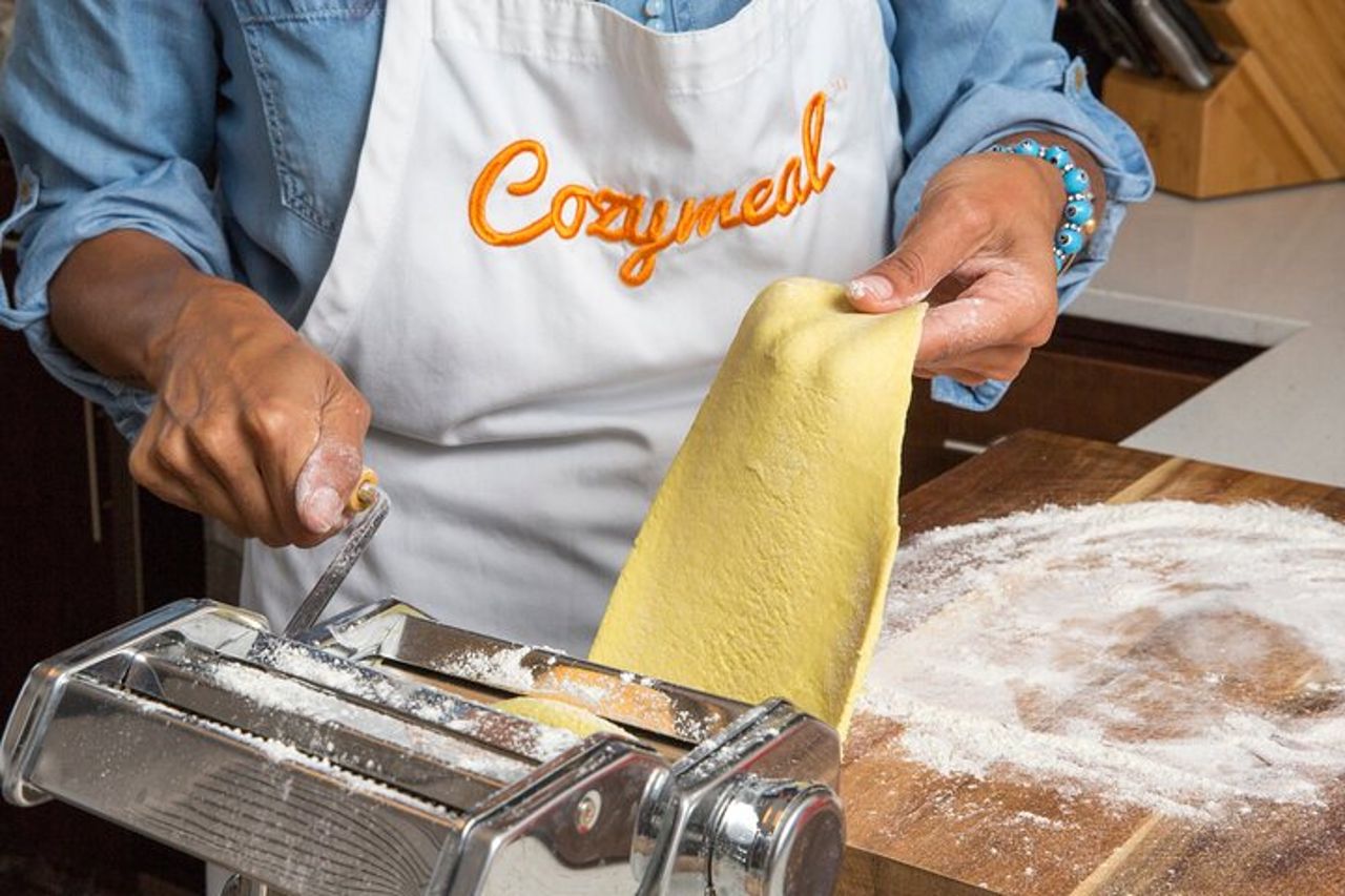 Preparare lasagne e tortellini in una villa storica (3 - pasto di portata)