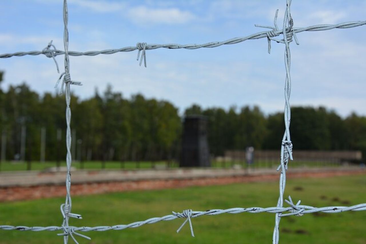 Tour privato del campo di concentramento di Stutthof con trasporto