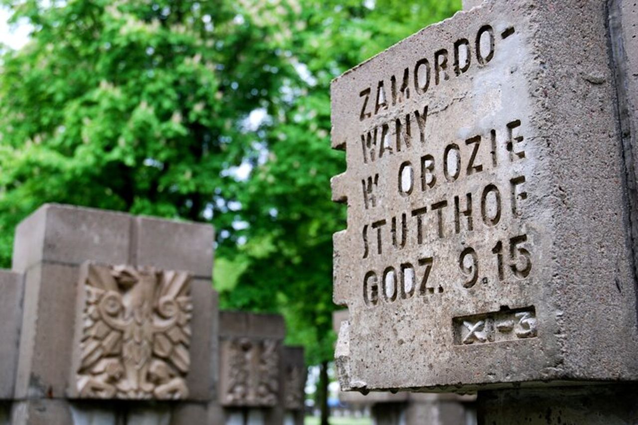 Tour privato del campo di concentramento di Stutthof con trasporto — 7
