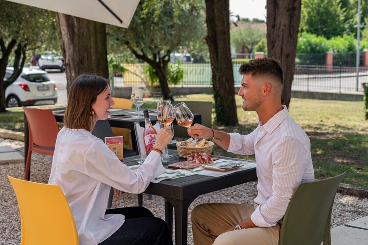 Nettare di Leggenda: Alla Scoperta dei Vini e dei Miti del Garda — 6