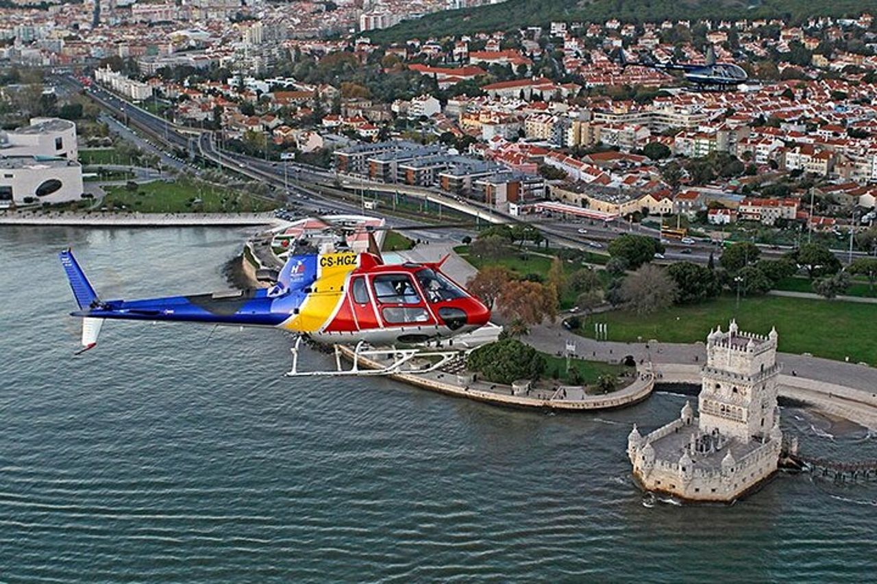 Tour privato in elicottero di Lisbona con viste uniche — 2