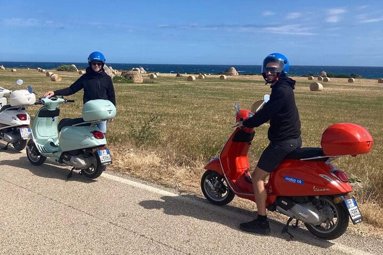 Da Bari: Vespa Tour di 3 ore tra Polignano, Conversano e Monopoli