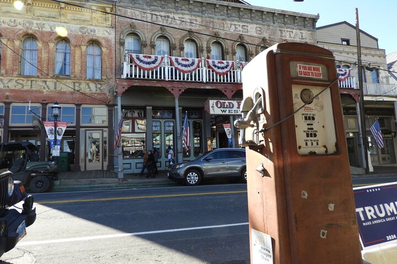 Tour guidato a piedi di Virginia City con approfondimenti locali — 2