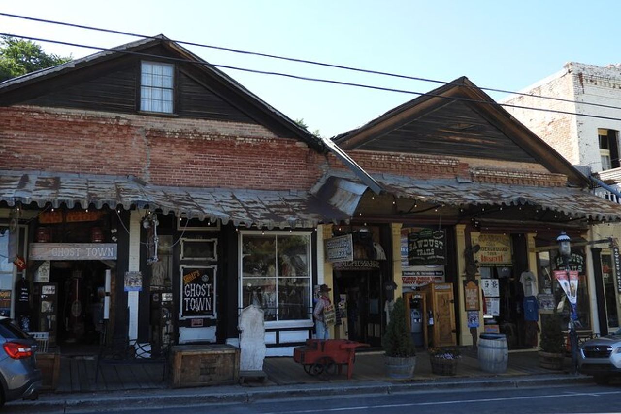 Tour guidato a piedi di Virginia City con approfondimenti locali — 4