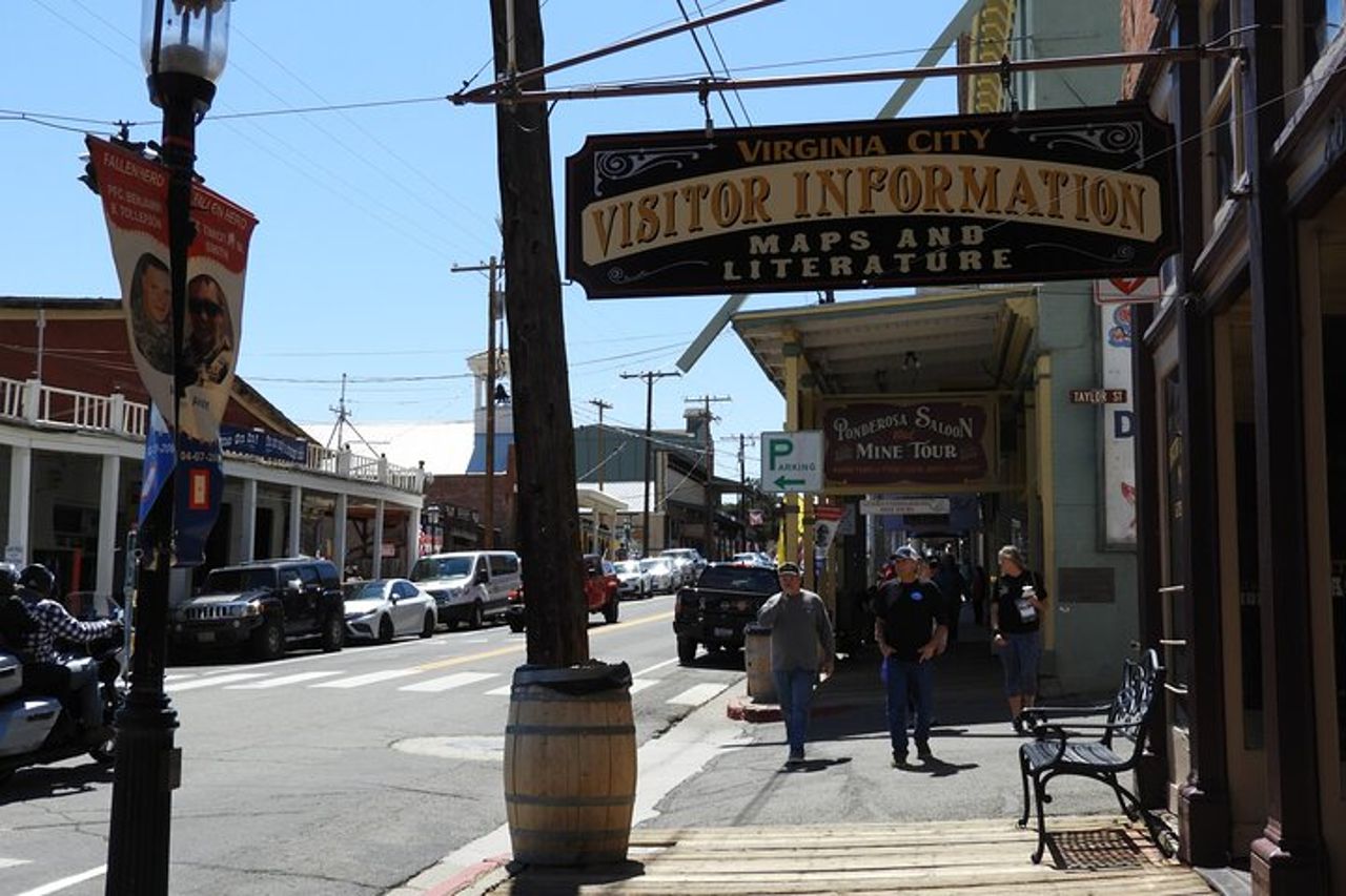Tour guidato a piedi di Virginia City con approfondimenti locali — 9