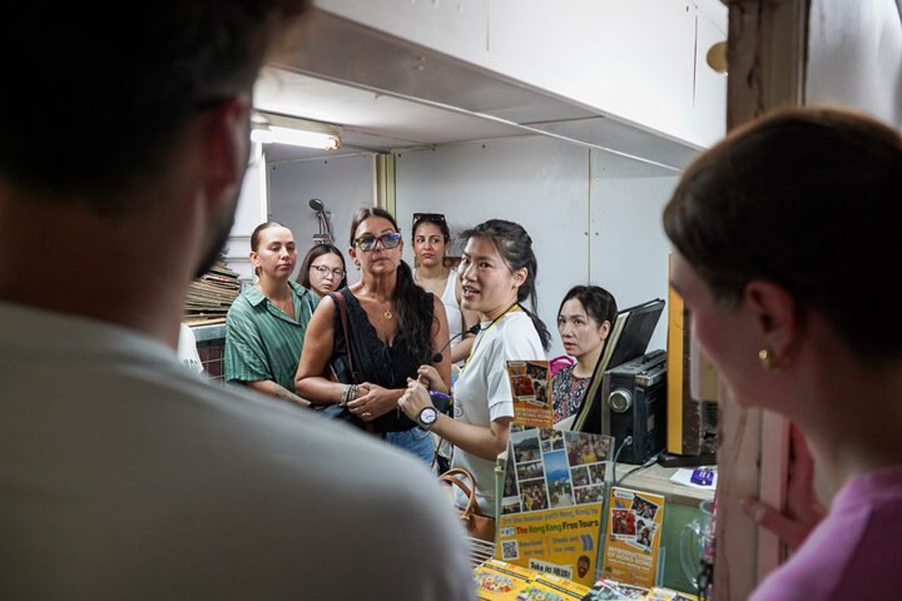 Il lato oscuro di Hong Kong - Tour a piedi delle case in gabbia di Kowloon